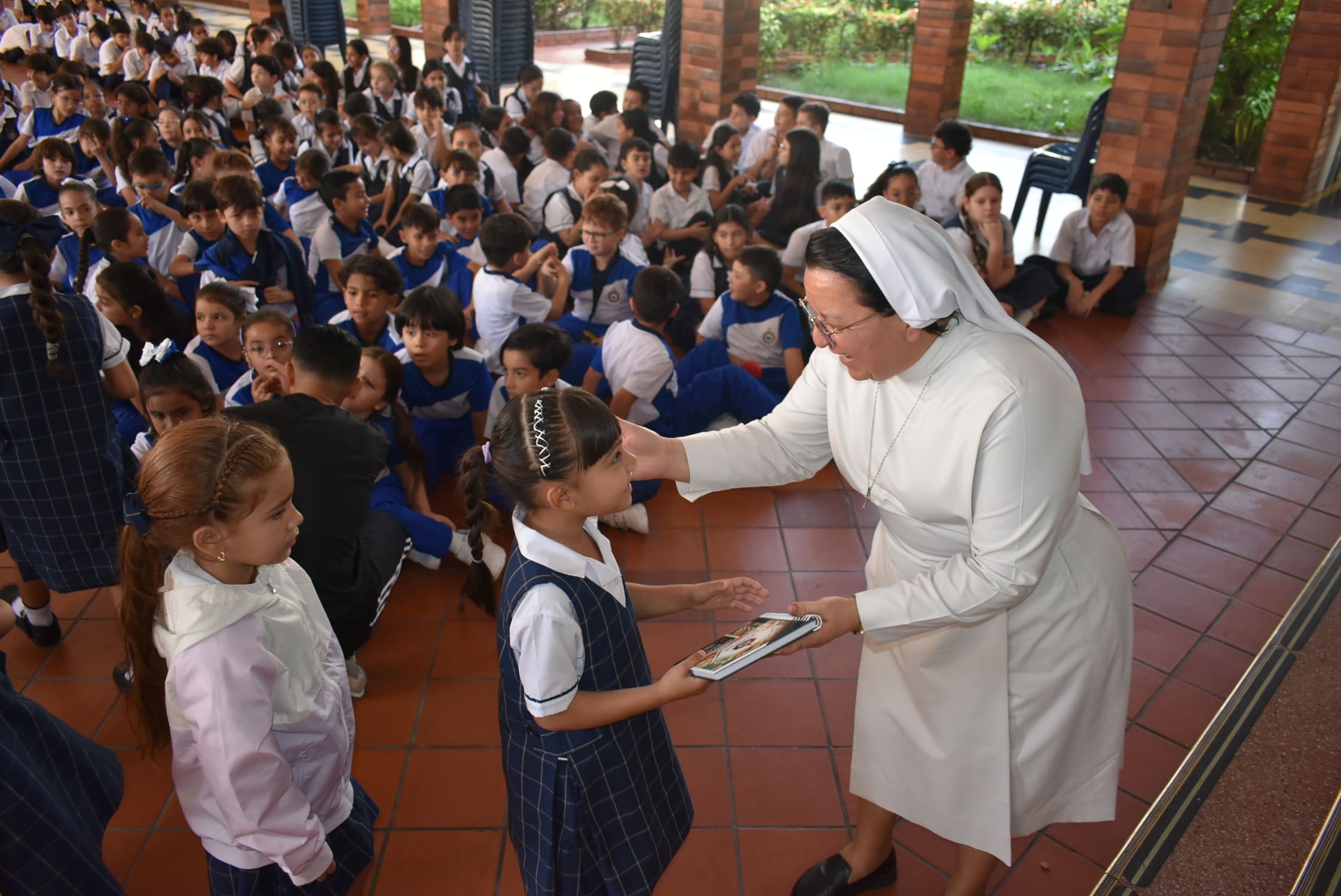 Comunidad estudiantil del colegio